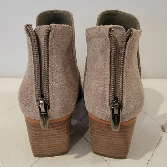 Vince Camuto Doralli Ankle Bootie Boots Womens Size 8.5M - Picture 9 of 11